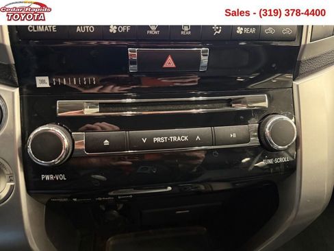 Used 2014 Toyota Land Cruiser image 18