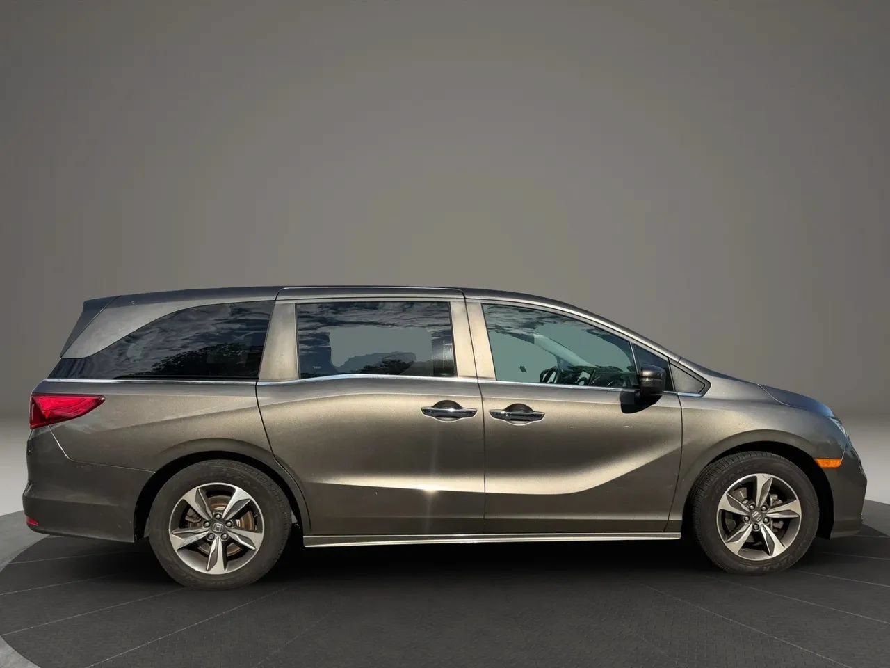 Used 2018 Honda Odyssey Touring image 4