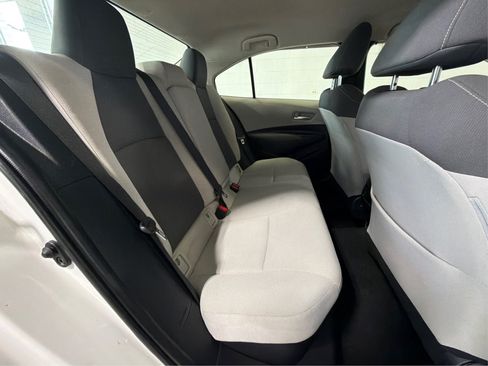 Used 2021 Toyota Corolla LE FWD image 15