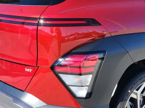 New 2026 Hyundai Kona SEL Premium FWD image 7