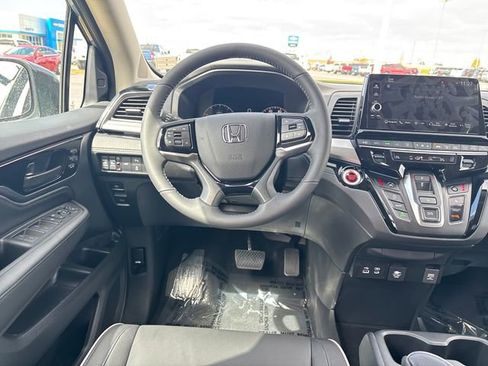 New 2026 Honda Odyssey Touring image 13