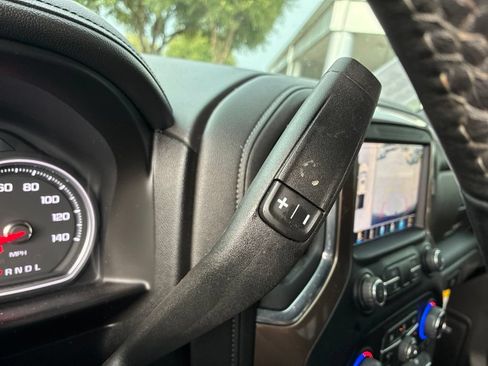 Used 2021 Chevrolet Silverado 1500 High Country w/ Technology Package AWD/4WD image 30
