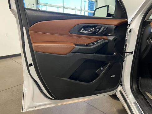 Used 2020 Chevrolet Traverse High Country w/ LPO, Floor Liner Package image 28