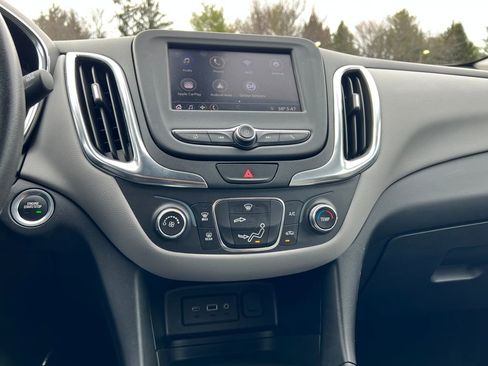 Used 2021 Chevrolet Equinox LS w/ LS Convenience Package image 24