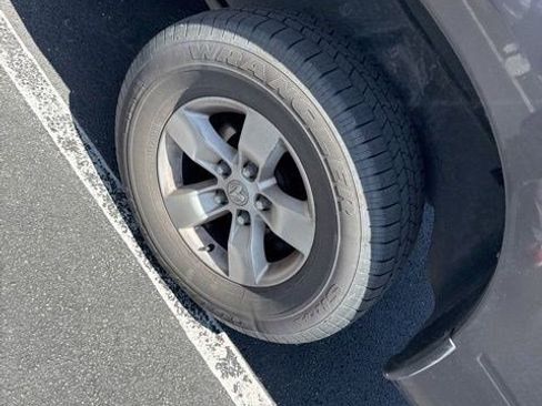 Used 2019 RAM 1500 Express AWD/4WD image 6
