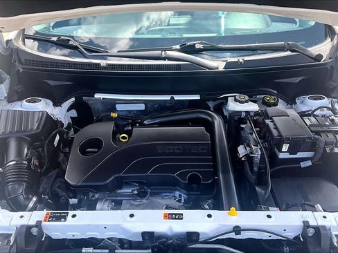 Used 2023 Chevrolet Equinox LT w/ Driver Convenience Package AWD/4WD image 32