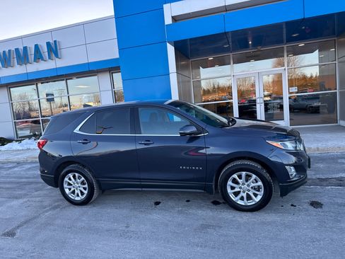 Used 2019 Chevrolet Equinox LT image 2