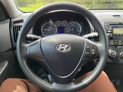 Used 2011 Hyundai Elantra GLS image 17