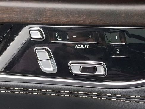 Used 2024 Jeep Grand Wagoneer L Base image 32