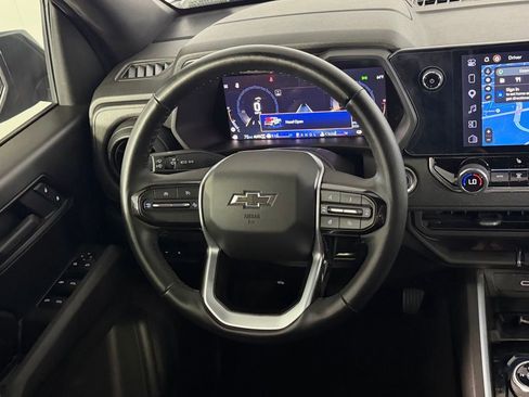 Used 2025 Chevrolet Colorado Trail Boss image 18