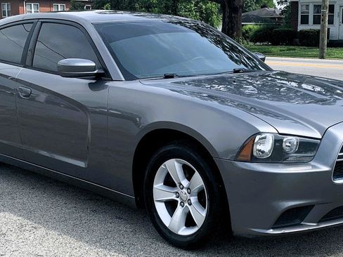 Used 2012 Dodge Charger SE RWD image 7