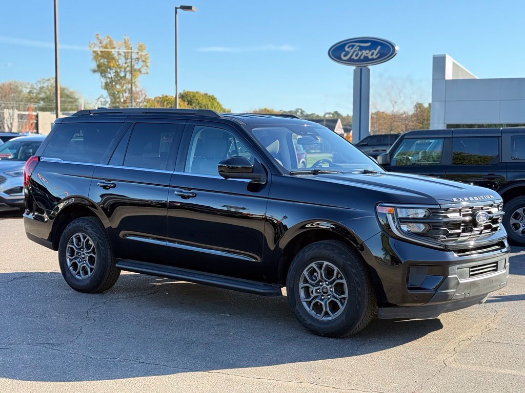 Used 2025 Ford Expedition Active AWD/4WD image 32