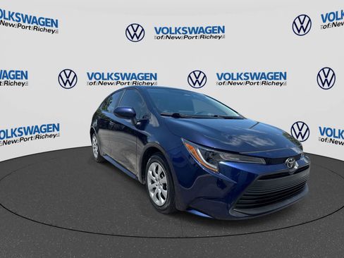 Used 2023 Toyota Corolla LE FWD image 8