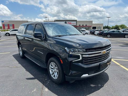 Used 2021 Chevrolet Suburban LT AWD/4WD image 1