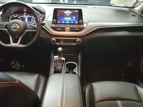 Used 2024 Nissan Altima 2.5 SR FWD image 11