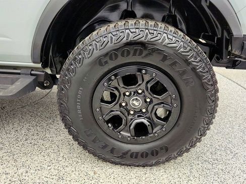 Used 2022 Ford Bronco Black Diamond image 9