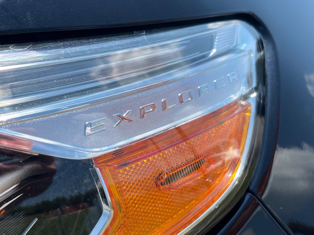 Used 2020 Ford Explorer XLT w/ Equipment Group 202A RWD image 5