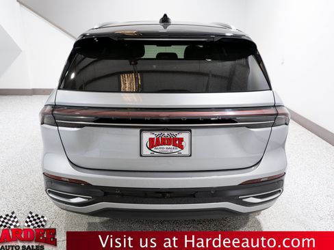 Used 2024 Lincoln Nautilus Reserve w/ Equipment Group 202A AWD/4WD image 4