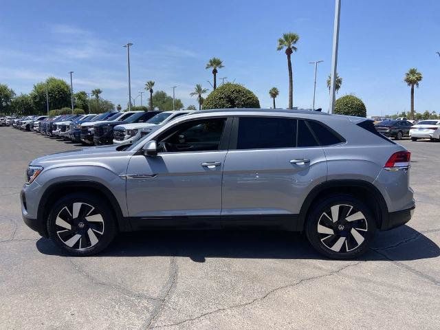 Used 2024 Volkswagen Atlas Cross Sport SE FWD image 4
