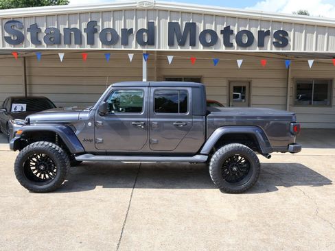Used 2020 Jeep Gladiator Sport w/ Quick Order Package 24S AWD/4WD image 3