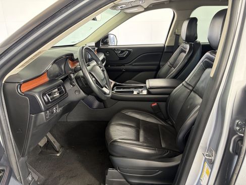 Used 2020 Lincoln Aviator Grand Touring w/ Elements Package Plus AWD/4WD image 6