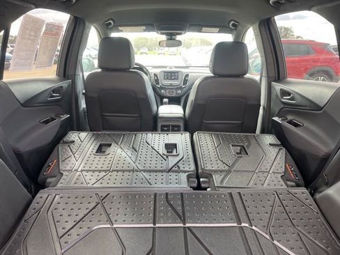 Used 2022 Chevrolet Equinox RS w/ LPO, Floor Liner Package AWD/4WD image 35