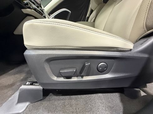 New 2026 Nissan Pathfinder SL image 14