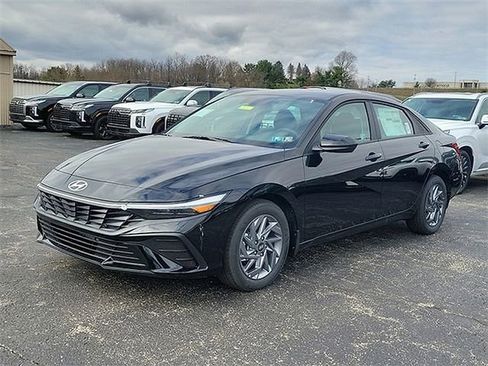New 2026 Hyundai Elantra Sport FWD image 2