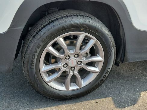 Used 2024 GMC Terrain SLT AWD/4WD image 7
