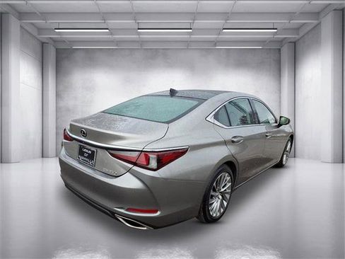 Certified 2019 Lexus ES 350 image 3