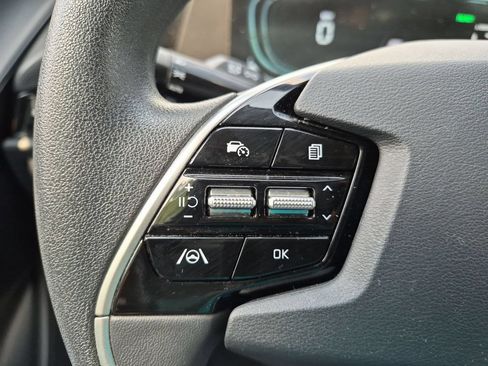 Used 2025 Kia Niro LX FWD image 20