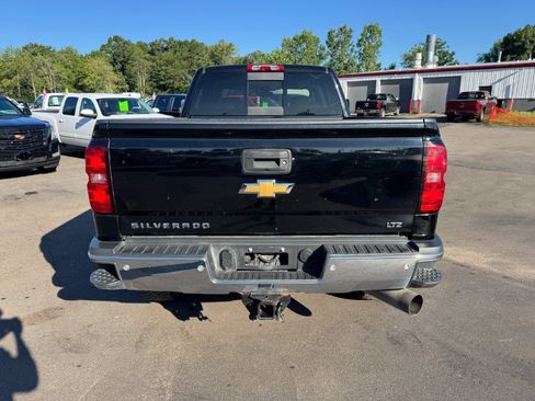 Used 2016 Chevrolet Silverado 2500 LTZ w/ LTZ Plus Package AWD/4WD image 4