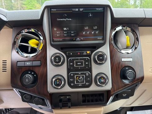 Used 2016 Ford F350 Lariat w/ Lariat Interior Package AWD/4WD image 19