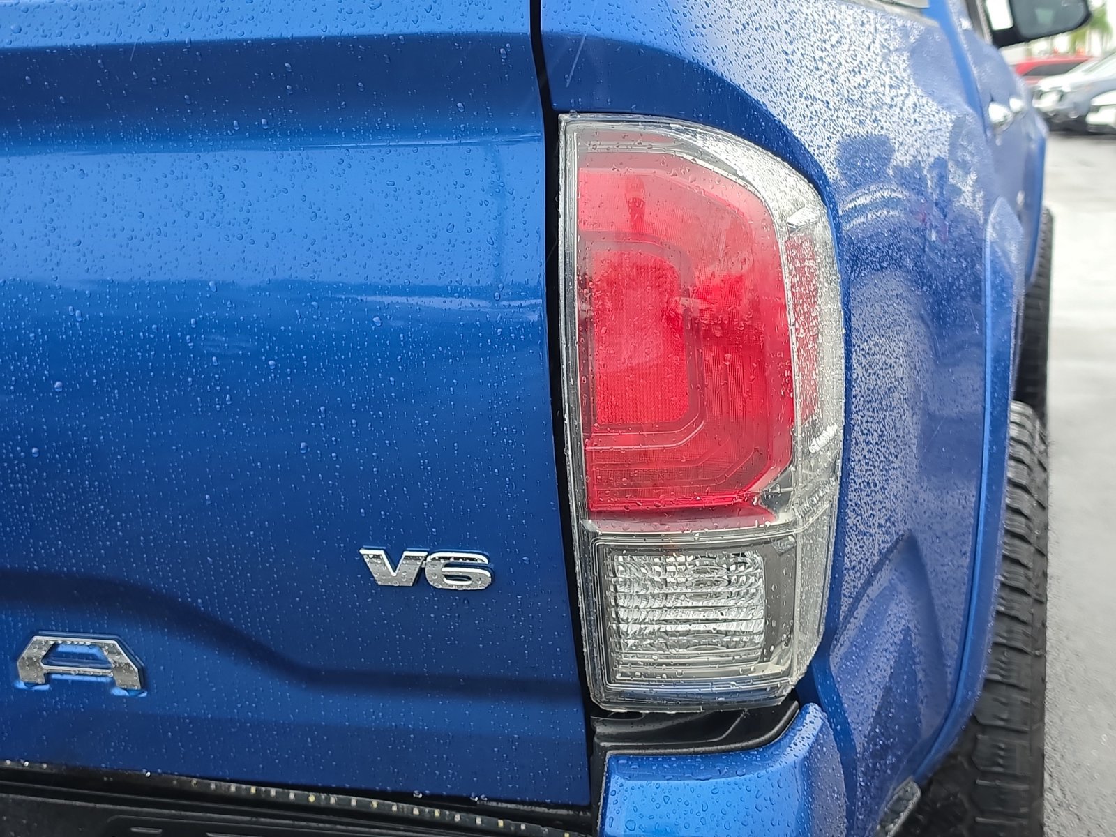 Used 2017 Toyota Tacoma Limited w/ Tow Package AWD/4WD image 8