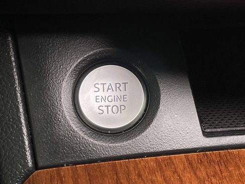 Used 2023 Audi Q5 2.0T Premium w/ Convenience Package image 42