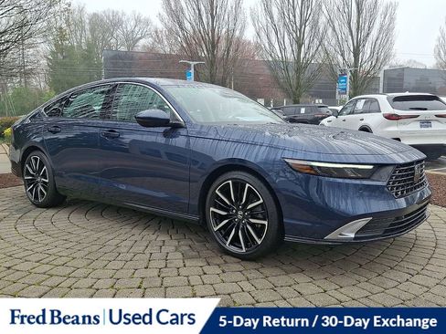 Used 2024 Honda Accord Touring image 1