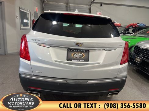 Used 2018 Cadillac XT5 Premium Luxury AWD/4WD image 4
