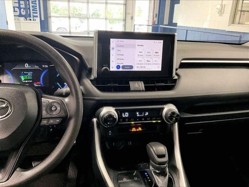 Used 2025 Toyota RAV4 LE AWD/4WD image 18