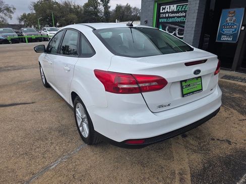 Used 2018 Ford Focus SE image 9