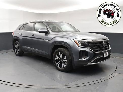 Used 2024 Volkswagen Atlas Cross Sport SE image 1