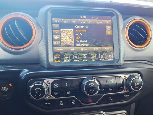 Used 2021 Jeep Gladiator Mojave image 23