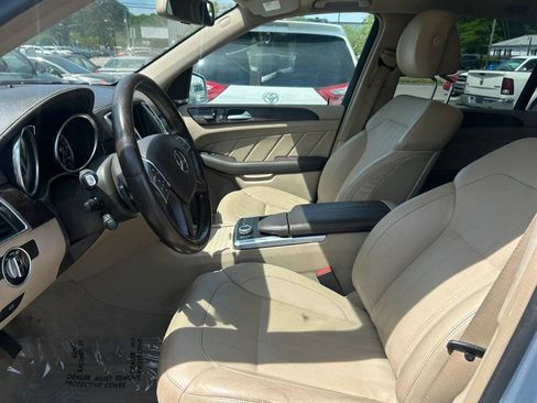 Used 2015 Mercedes-Benz GL 450 4MATIC image 6