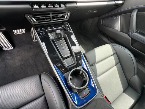 Certified 2025 Porsche 911 Turbo AWD/4WD image 34