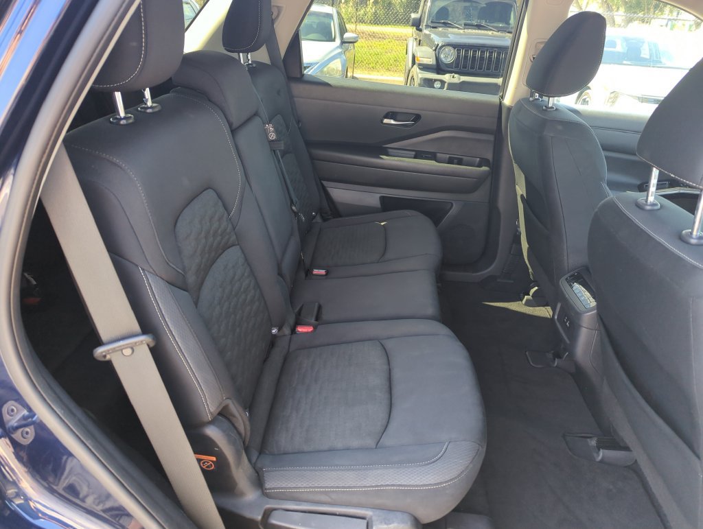 Used 2022 Nissan Pathfinder SV AWD/4WD image 32