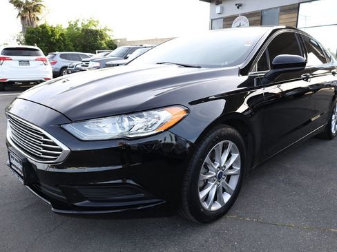 Used 2017 Ford Fusion SE w/ Fusion SE Technology Package FWD image 30