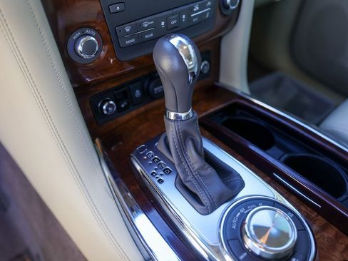 Used 2017 INFINITI QX80 4WD w/ Deluxe Technology Package image 21