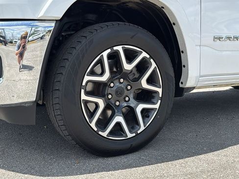 Used 2025 RAM 1500 Laramie AWD/4WD image 12