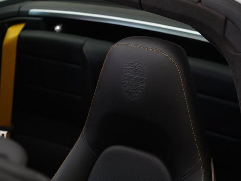 Used 2015 Porsche 911 Targa 4S w/ Burmester Audio Package AWD/4WD image 10