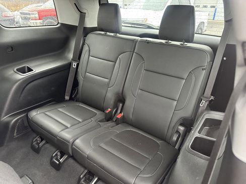 Used 2023 GMC Acadia SLT image 19