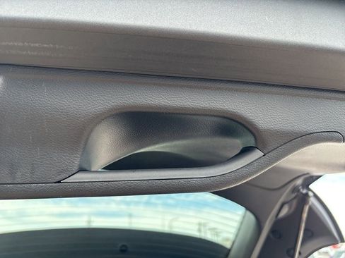 Used 2019 Jeep Cherokee Limited image 34